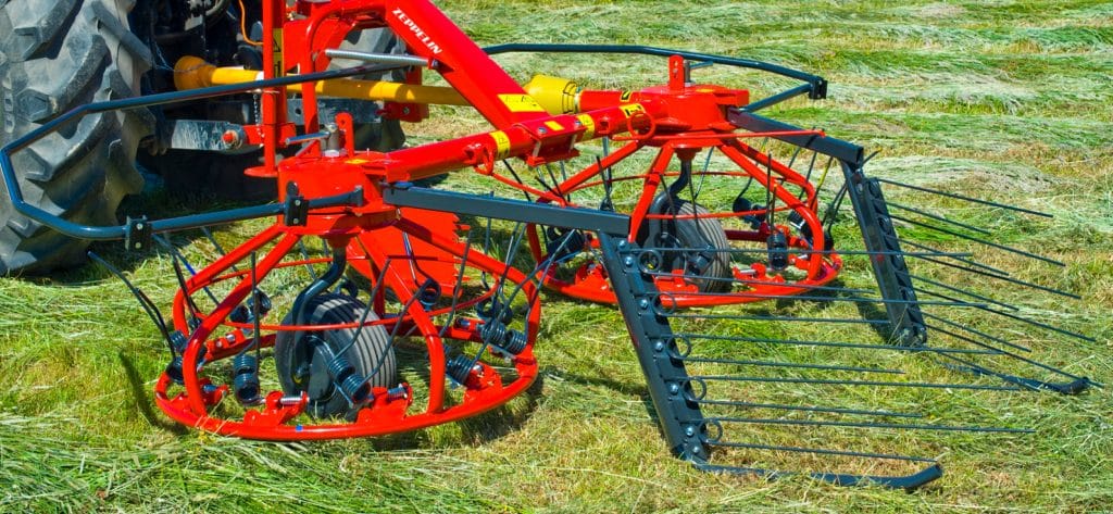 Zeppelin Maquinaria Rakes Harvesting Campaign