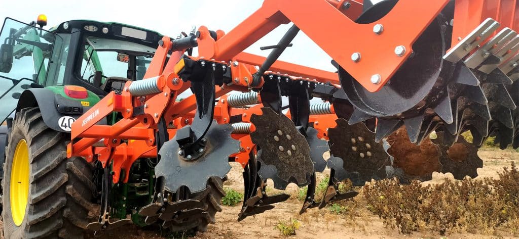 preparación del terreno maquinaria agrícola